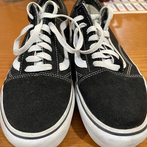 Vans low top men’s size 7.5 old Skool